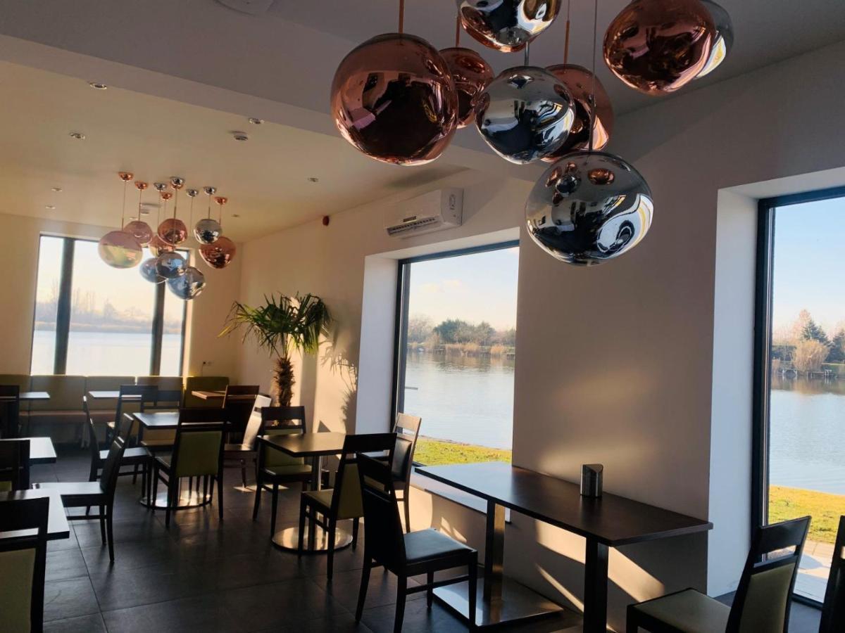 דונאפטאי Waterfront Lodge מראה חיצוני תמונה