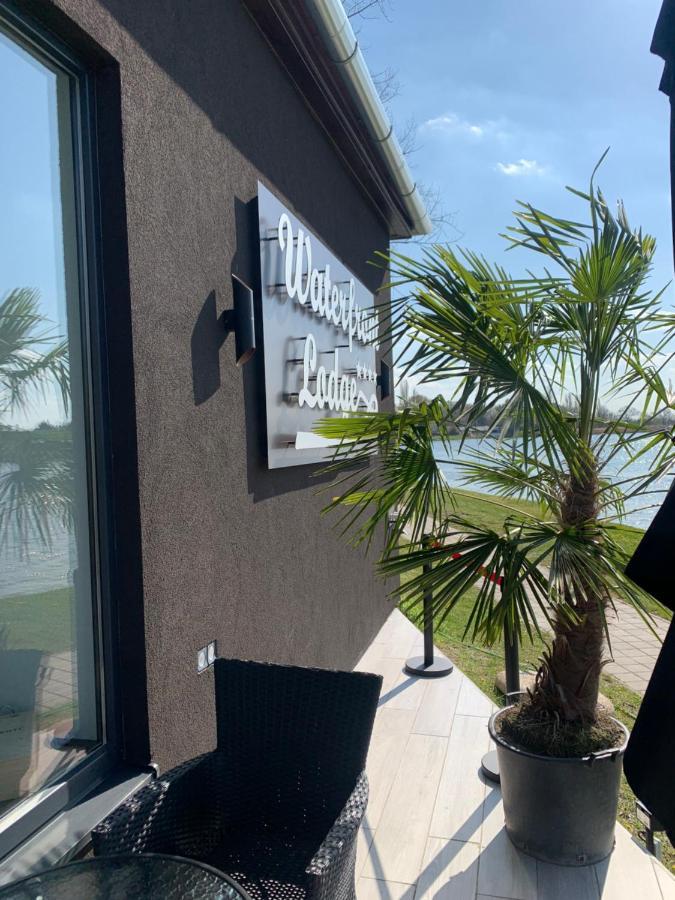 דונאפטאי Waterfront Lodge מראה חיצוני תמונה