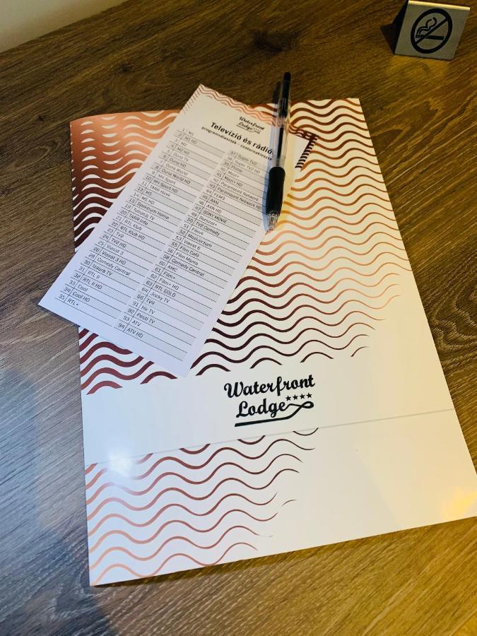 דונאפטאי Waterfront Lodge מראה חיצוני תמונה