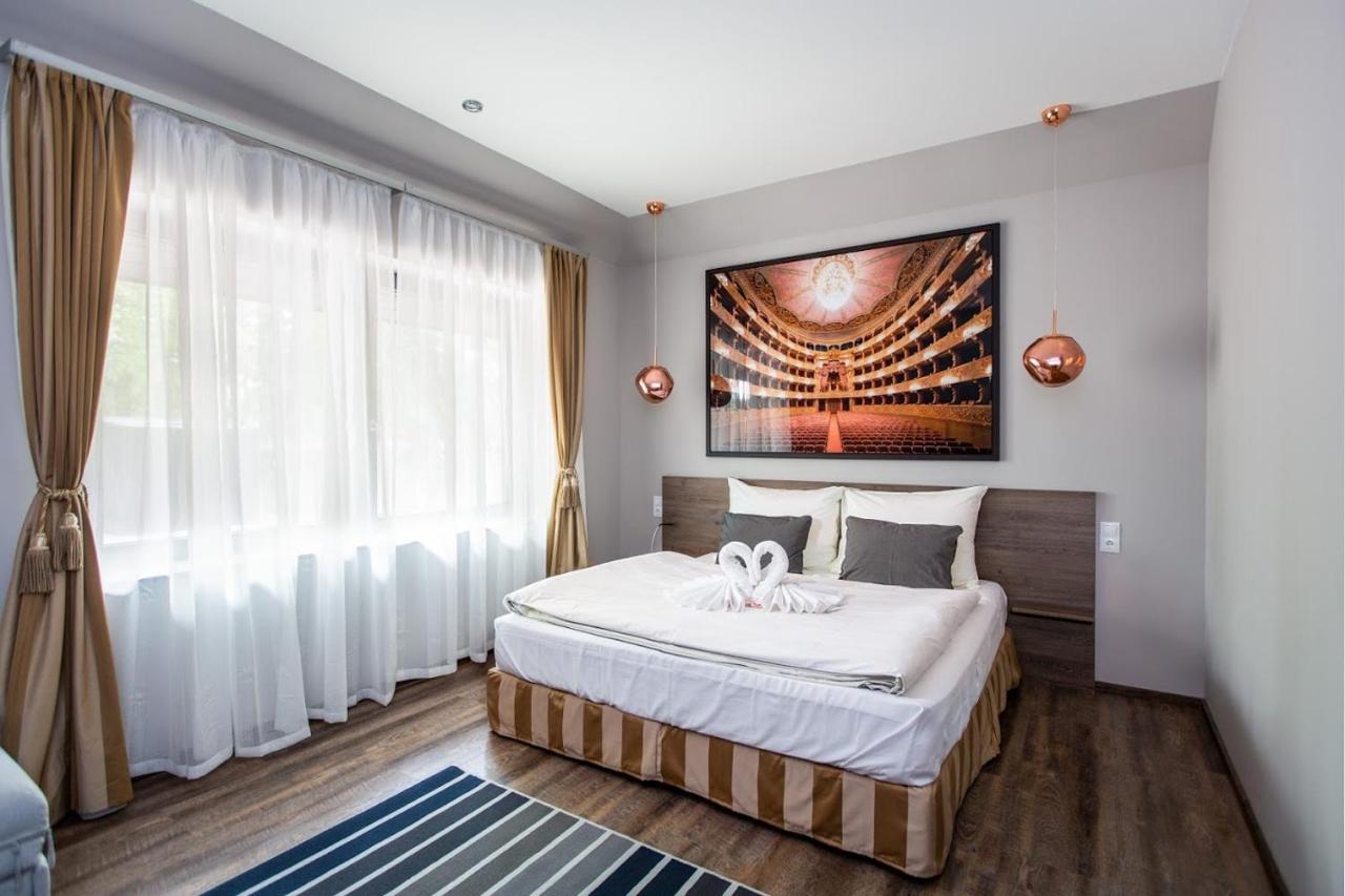 דונאפטאי Waterfront Lodge מראה חיצוני תמונה
