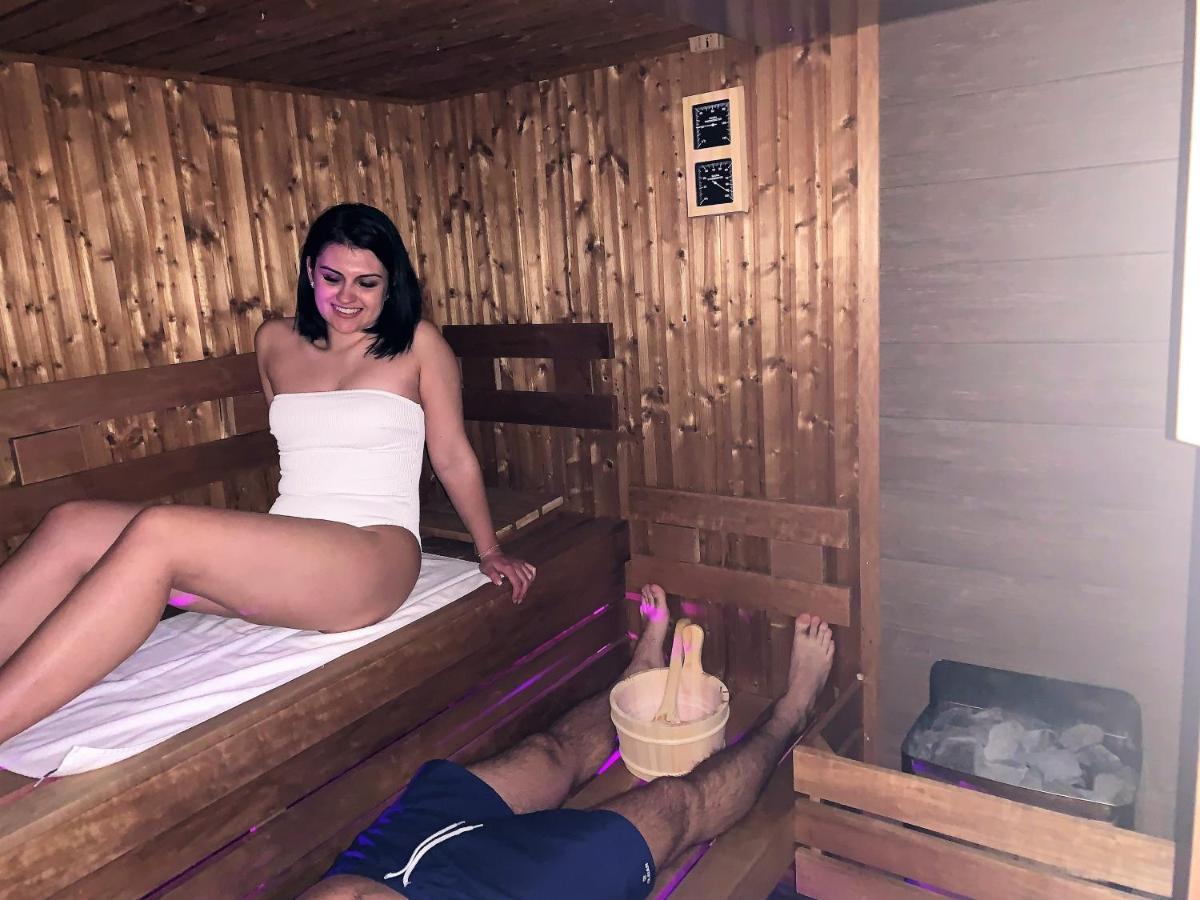 דונאפטאי Waterfront Lodge מראה חיצוני תמונה